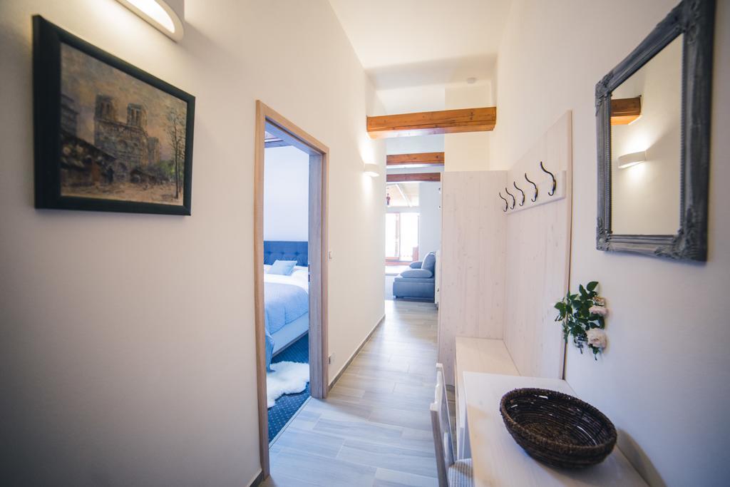 Apartmany U Papousku インドルジフーフ・フラデツ エクステリア 写真