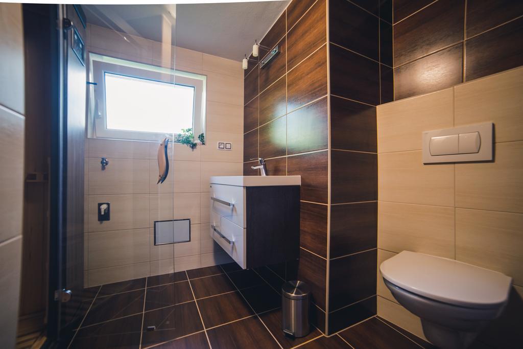 Apartmany U Papousku インドルジフーフ・フラデツ エクステリア 写真