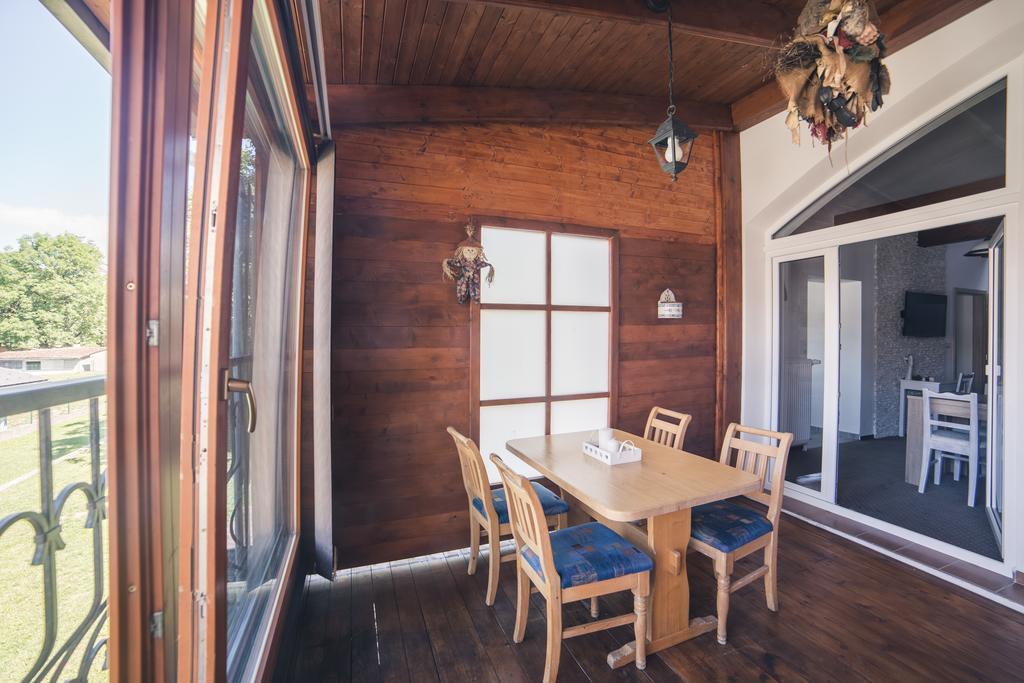 Apartmany U Papousku インドルジフーフ・フラデツ エクステリア 写真