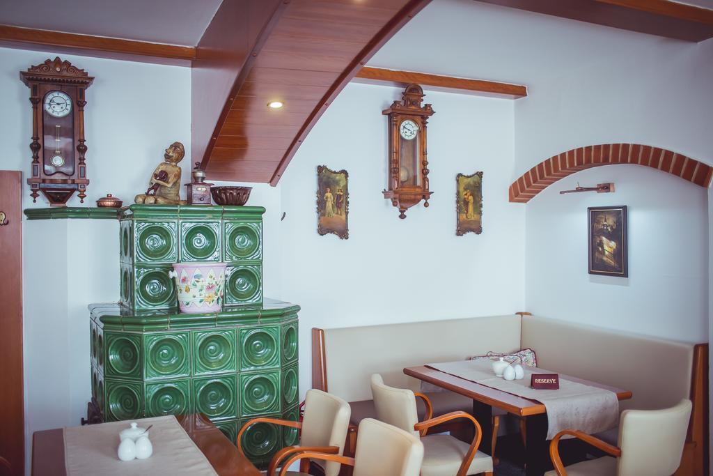Apartmany U Papousku インドルジフーフ・フラデツ エクステリア 写真